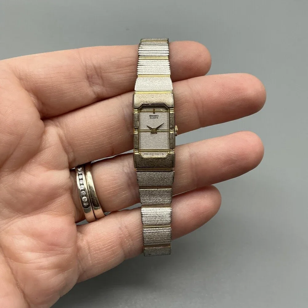 Vintage Seiko Womens Watch 13mm Two Tone Band 2E20-5030 New Battery 6.75